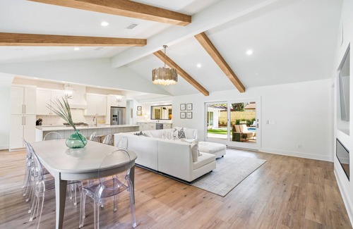 East Beach House | Experience The Palm - East Beach Retreat with Pool & Spa