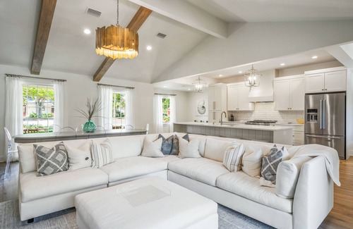 East Beach House | Experience The Palm - East Beach Retreat with Pool & Spa
