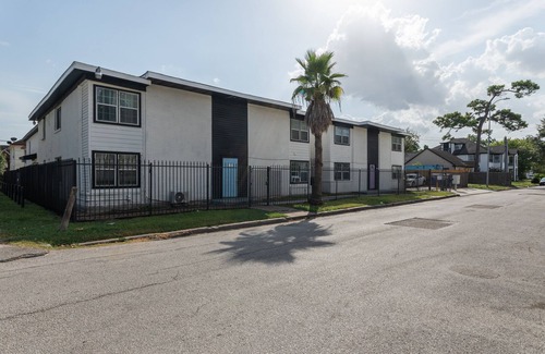 MacGregor Apartment | Explore The Palm Flats: Close to Zoo & Museums!