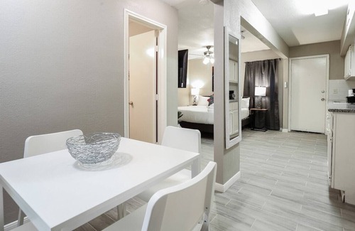 MacGregor Apartment | Explore The Palm Flats: Ideal for Zoo & Museum Lovers
