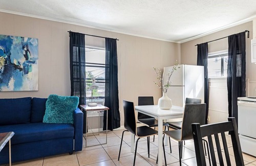 MacGregor Apartment | Explore The Palm Flats: Perfect for Zoo and Museum Lovers