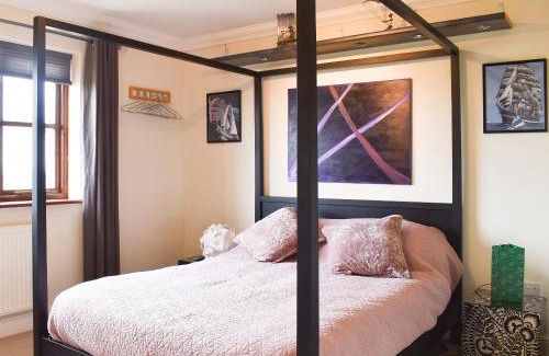Seasalter House | Discover The Palms: Pet-Friendly Family Retreat Awaits