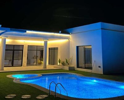 Al Ain House | Oceanfront Bliss at The Palme Resort: A 4-Star Retreat
