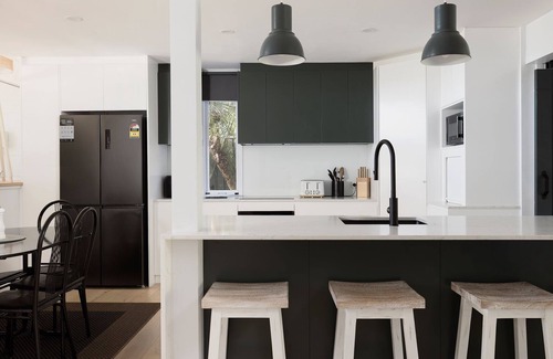 Corlette House | The Palms- 9 Pantowora St, Corlette