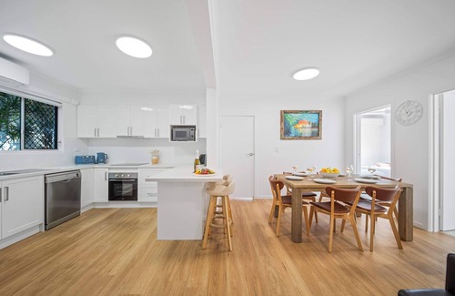 Coolum Beach House | The Palms in Coolum Beach - Pet Friendly & Pool