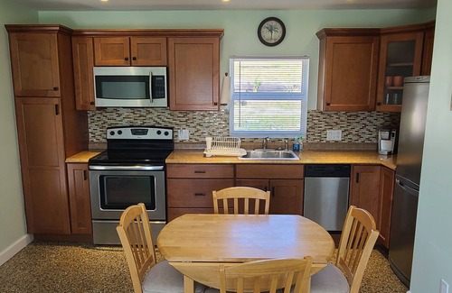 Jensen Beach Cottage | Secluded Retreat at The Palms with Intracoastal Views