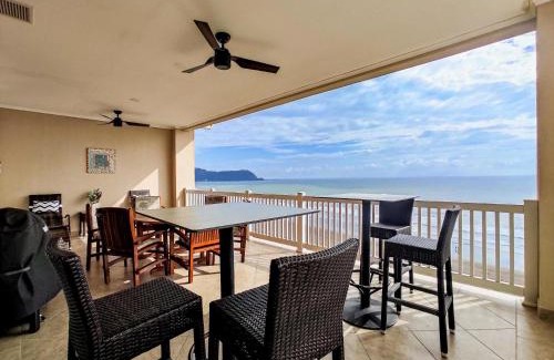 Barrio Los Villalobos Apartment | Beachfront The Palms Jaco 1001 Penthouse with Ocean View