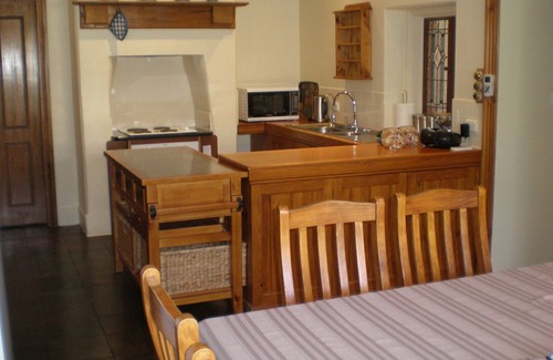 Gawler House | Unforgettable Stay at The Palms Residential Rental Home