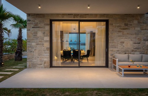 Tkon Villa | Discover The Palms Resort - Villa Beach III with Ocean Views