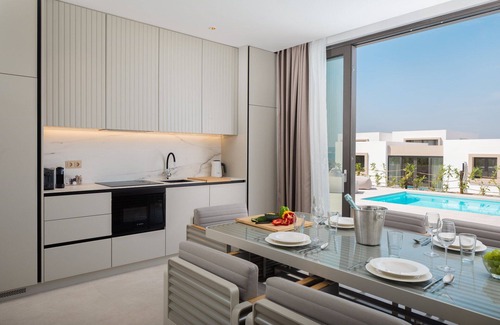 Tkon Villa | Discover The Palms Resort - Villa Dream V with Oceanfront Bliss