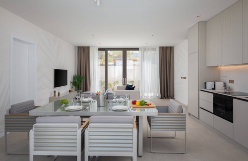 Tkon Villa | Discover The Palms Resort - Villa Dream V with Oceanfront Bliss
