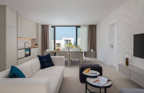 Tkon Villa | Discover The Palms Resort - Villa Dream V with Oceanfront Bliss