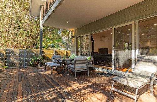Elizabeth Beach House | Pet-Friendly Retreat at The Palms Near Booti Booti Park