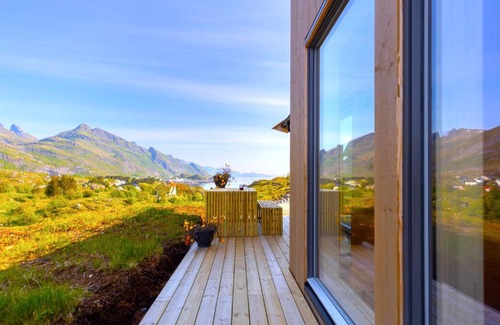 Sørvagen Ski Chalet | Discover The Panorama - A 4-Star Gem in Sørvågen Lofoten