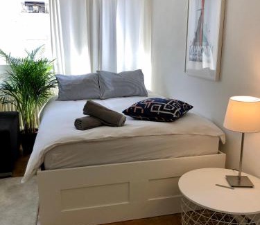Downtown Geneva Apartment | Explore The Paquis Oasis: Family-Friendly Retreat in Geneva