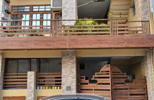 Lucknow Apartment | Discover The Paradise: Family-Friendly Escape Awaits
