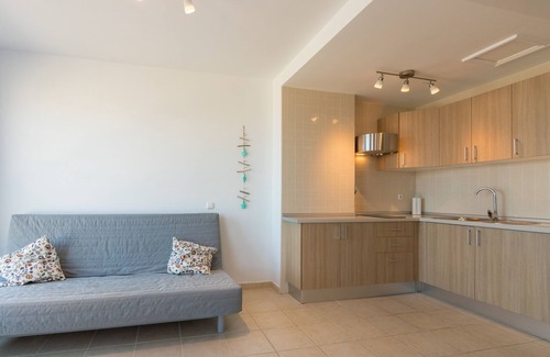 Pajara Apartment | Oceanfront Paradise: Guest Rated 10/10 with Pool & Spa