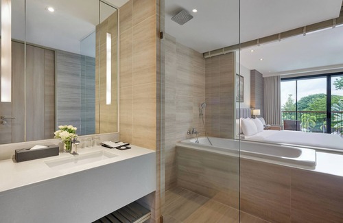 Lat Krabang Hotel | Discover The Park Nine Hotel Suvarnabhumi: 5-Star Comfort