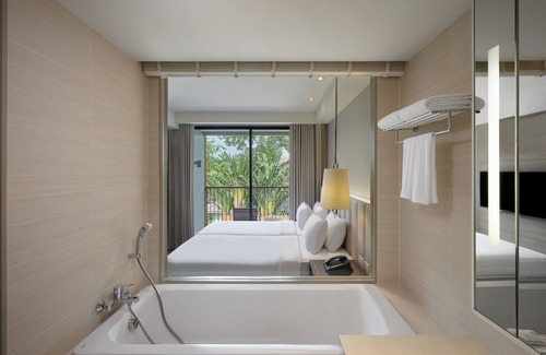 Lat Krabang Hotel | Discover The Park Nine Hotel Suvarnabhumi: 5-Star Comfort