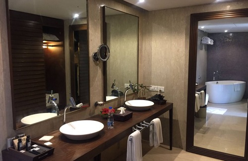 Visakhapatnam Hotel | Relax at The Park Visakhapatnam with Ocean View and Spa