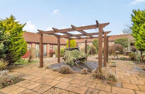 Arnold House | Experience The Parlour: Top Rated Family-Friendly Stay