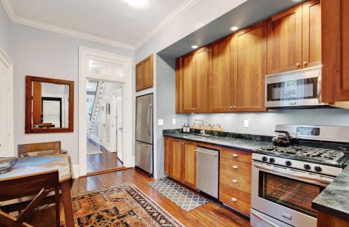 Savannah Victorian District House | Family-Friendly Retreat at The Parsonage in Forsyth