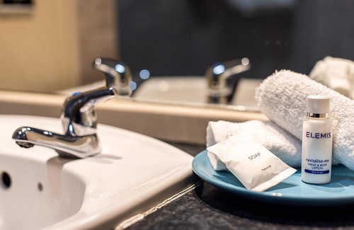 Escrick Hotel | Relax at The Parsonage Hotel & Spa with Oceanfront Views