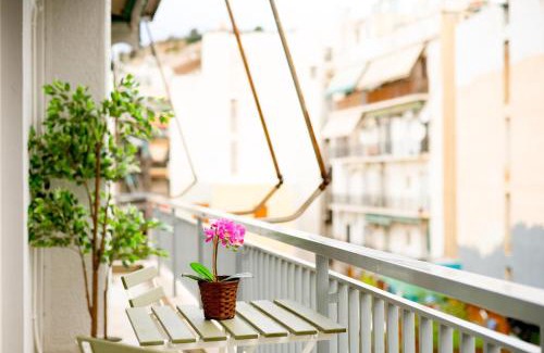 Koukaki Apartment | The Parthenon Porch for Familys & Groups , 4BR !