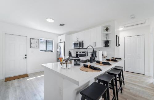 Homestead House | The Pass-Through 2 Brand New Modern Villa
