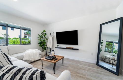 Homestead House | The Pass-Through 2 Brand New Modern Villa