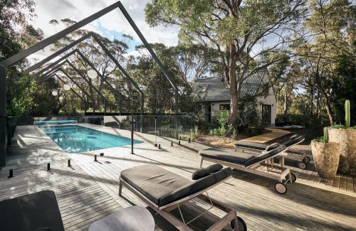 Spring Beach House | The Pavilion - Luxe retreat on coastal acreage
