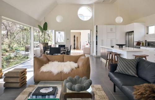Spring Beach House | The Pavilion - Luxe retreat on coastal acreage