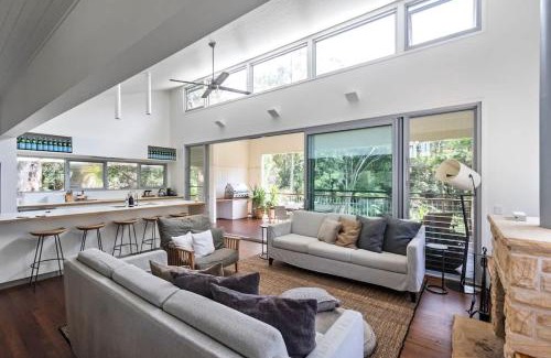 Pearl Beach Villa | Discover The Pavilions at Pearl: Family and Pet Friendly Stay