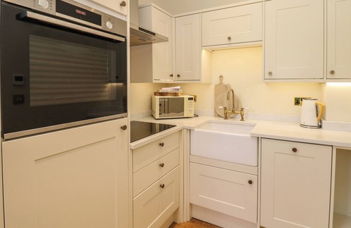 Kirklinton Cottage | Cozy Pavilion Holiday Cottage with Open Fire in Longtown
