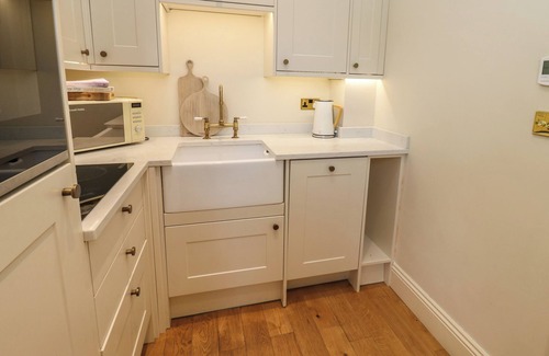 Kirklinton Cottage | Cozy Pavilion Holiday Cottage with Open Fire in Longtown