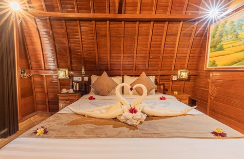 Sampalan House | Cozy Peace Arta Bungalow with Kitchen and Breakfast
