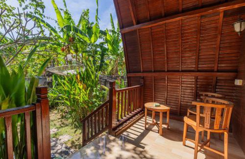 Sampalan House | Discover The Peace Arta Bungalow: 9/10 Guest Rated Stay