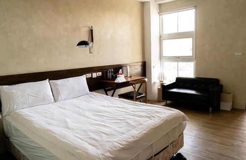 Shoufeng House | Serene Getaway at The Peaceful Village 小和 for Every Traveler