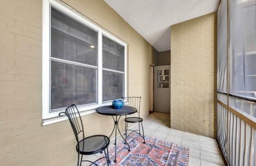 Downtown Atlanta House | Downtown Peachtree Center Condo with Balcony & Family Amenities