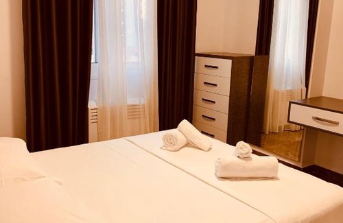 Orikum Apartment | Oceanfront Comfort at The Peak Hotel & Lounge, 4-Star Rated