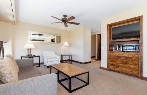 Mountain Village Resort | Relax at The Peaks Resort and Spa with Top Amenities