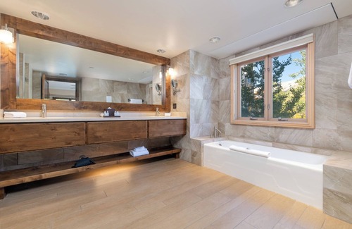 Mountain Village Resort | Relax at The Peaks Resort and Spa with Top Amenities