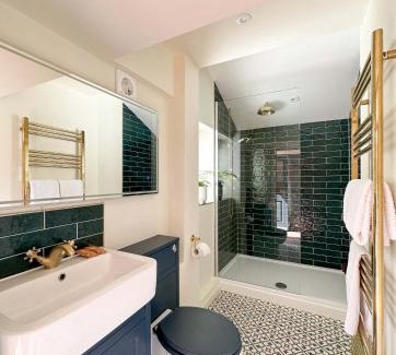 Woodhouse Eaves Bed & Breakfast | Exceptional Stay at The Pear Tree Inn - Pet Friendly & More