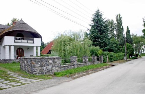 Szigliget Villa | Discover The Pearl of Balaton: A 4-Star Pet-Friendly Retreat