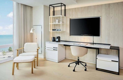 Burlington Hotel | Experience The Pearle Hotel & Spa: A 4-Star Retreat