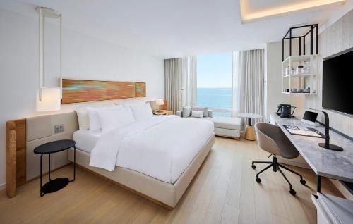 Burlington Hotel | Discover The Pearle Hotel & Spa: Pet-Friendly Retreat