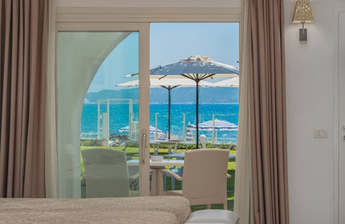 Pittulongu Hotel | Relax at The Pelican Beach Resort & SPA - Adults Only Oasis