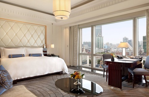 Downtown Shanghai Hotel | Experience The Peninsula Shanghai: 5-Star Comfort & Spa