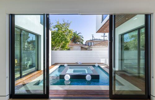 Venice House | Elegant Retreat at The Penmar - Beachfront & Pet Friendly