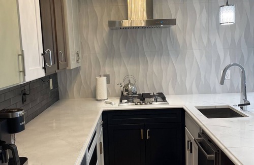 Northside Apartment | Eco-Friendly Penthouse Retreat for Family Getaways